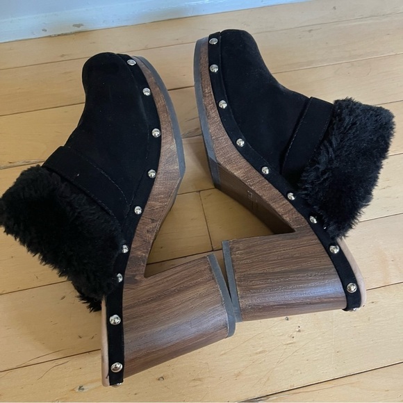 Uninon Bay Shoes Womens 7.5 Samantha Slip On Mule Buckle Clogs Wood Black Fur - Picture 6 of 9